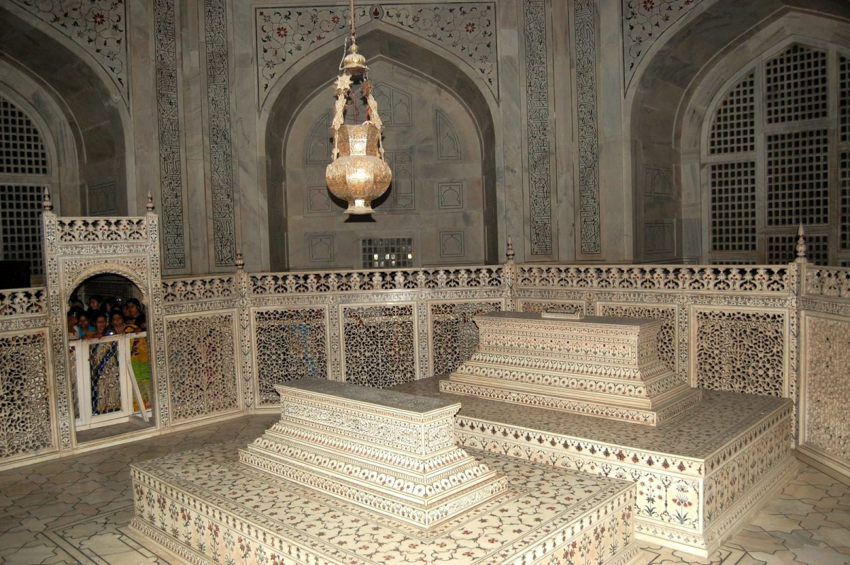 Mausoleum of Taj Mahal